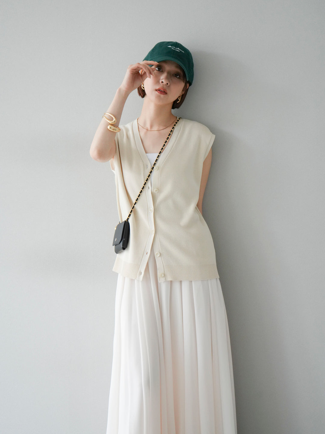 [SET] V領人造絲針織背心+雪紡喇叭裙（2件組）