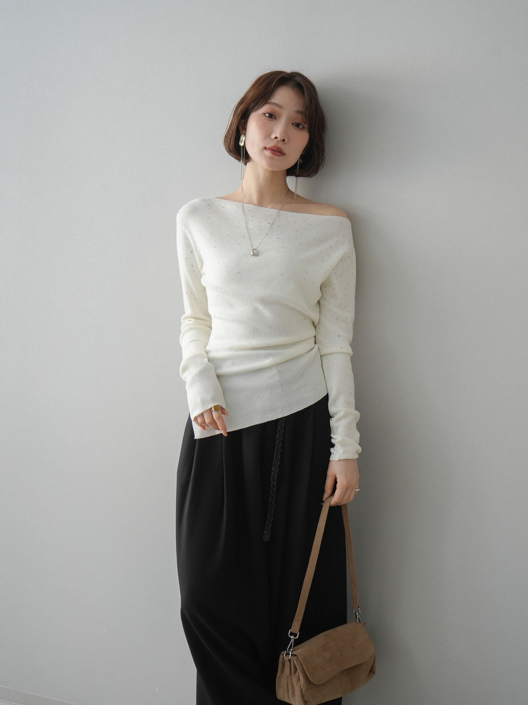 [予約]ラインストーンアシンメトリーニットトップス/ivory