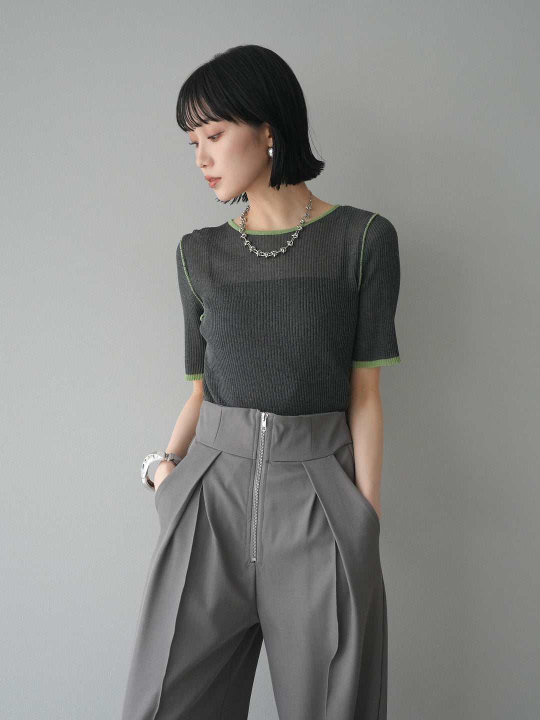 [予約]麻タッチ配色ニットハーフスリーブトップス/チャコール