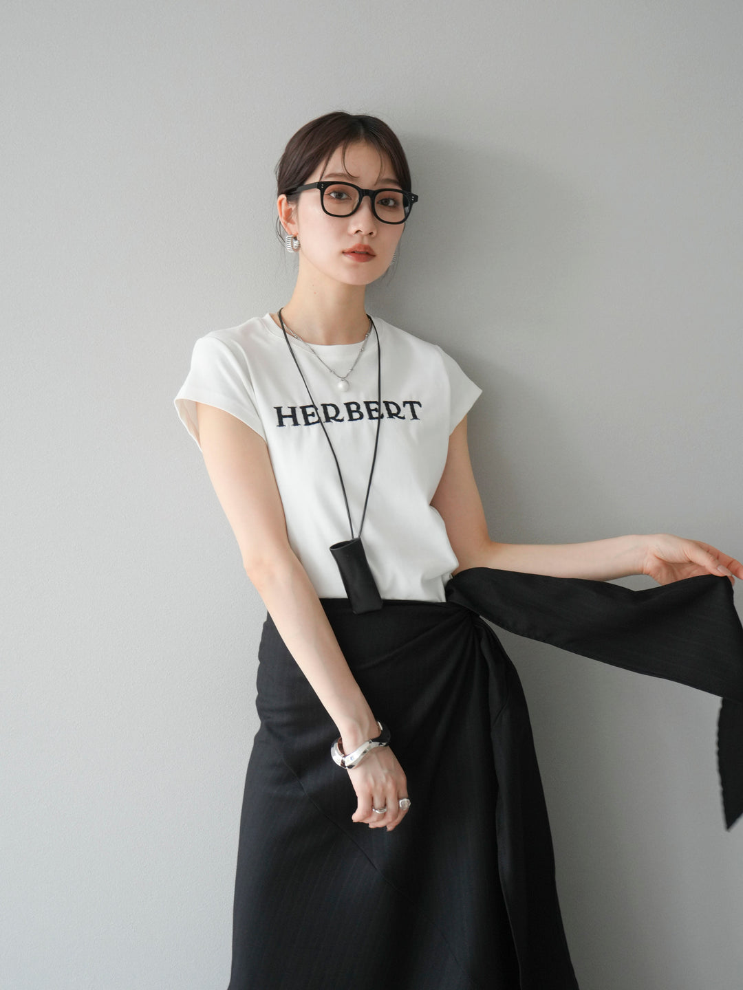 [SET]刺繍ロゴTシャツ＆レザーポーチネックレスSET +サイド巻きツイルスカート(2set)