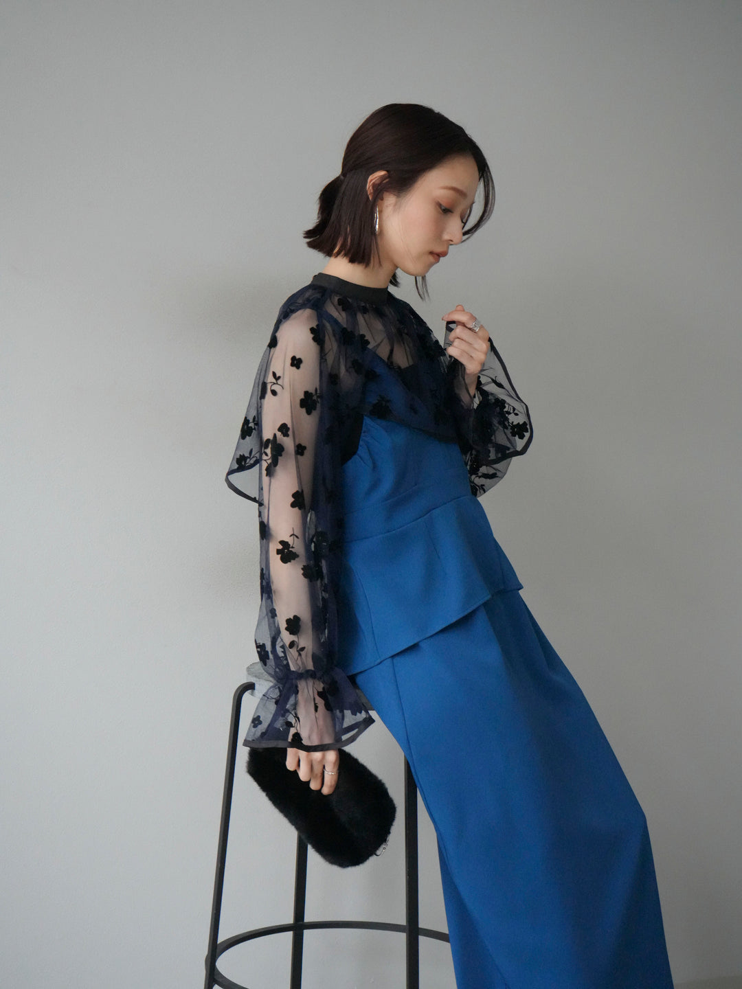 [予約]チュールフラワーフロッキーショートブラウス/ネイビー