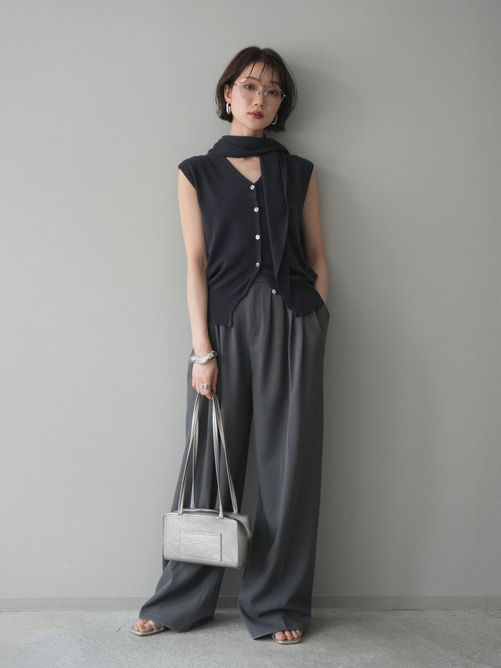[予約]スカーフ付Vネックニットベスト/black