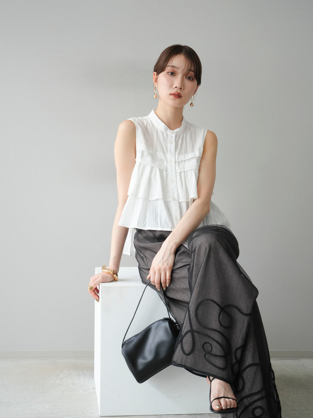 [SET]ドビーストライプアシンメトリーフリルノースリブラウス+コード刺繍チュールレイヤードパンツ+リネンライクイージーワイドパンツ(3set)