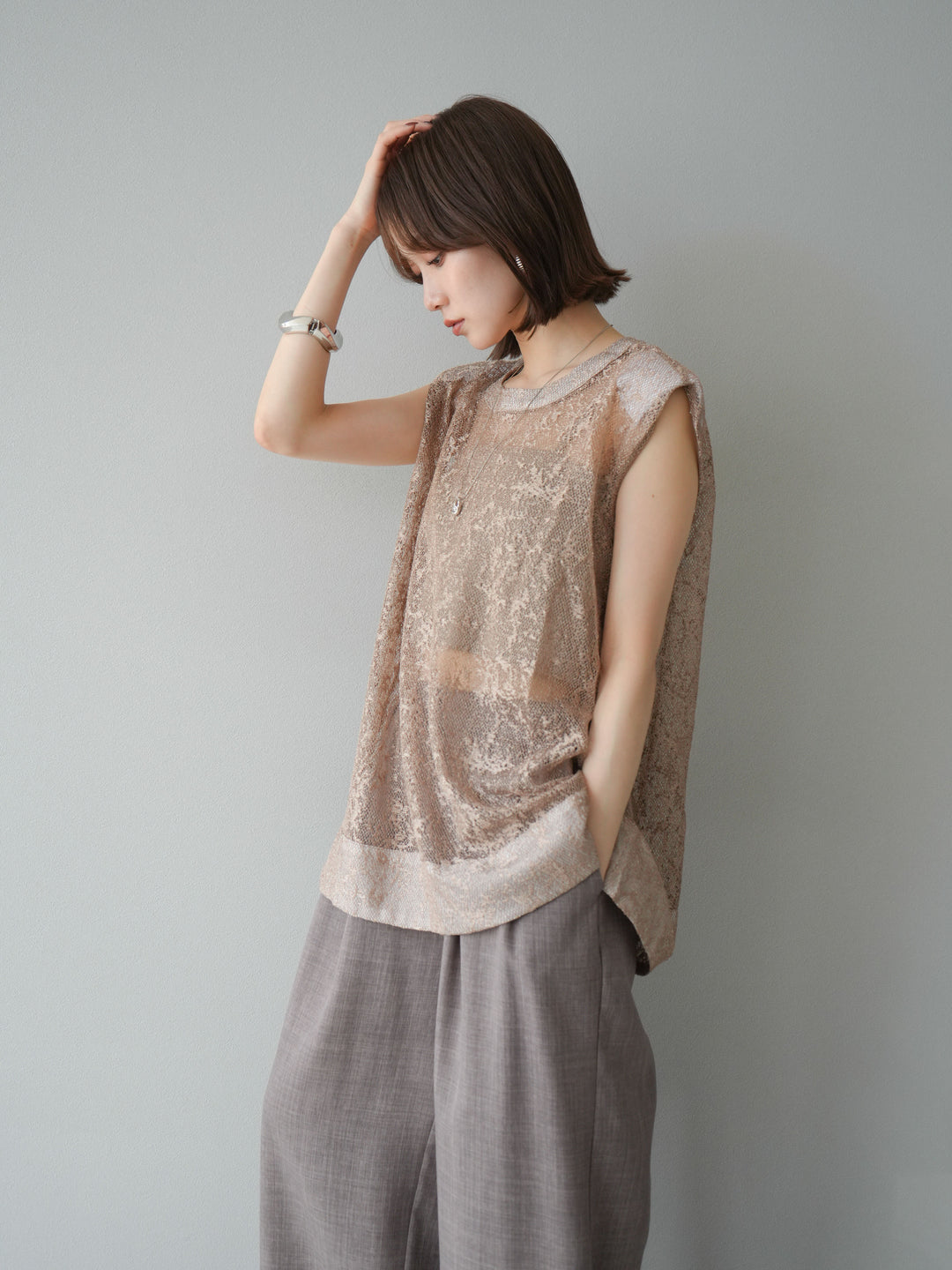 [予約]シャイニーレースプルオーバー/ブラウン