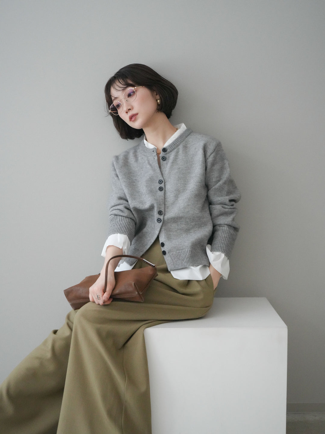 【預購】梭織布料對接針織開襟衫/淺灰色