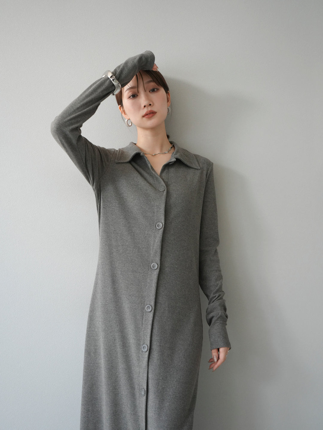 [予約]襟付きカットリブボタンワンピース/チャコール