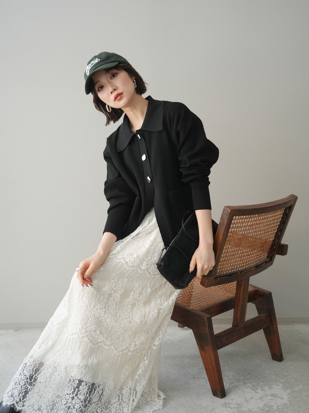 [予約]メタルボタン襟付きポリエステルニットカーディガン/black