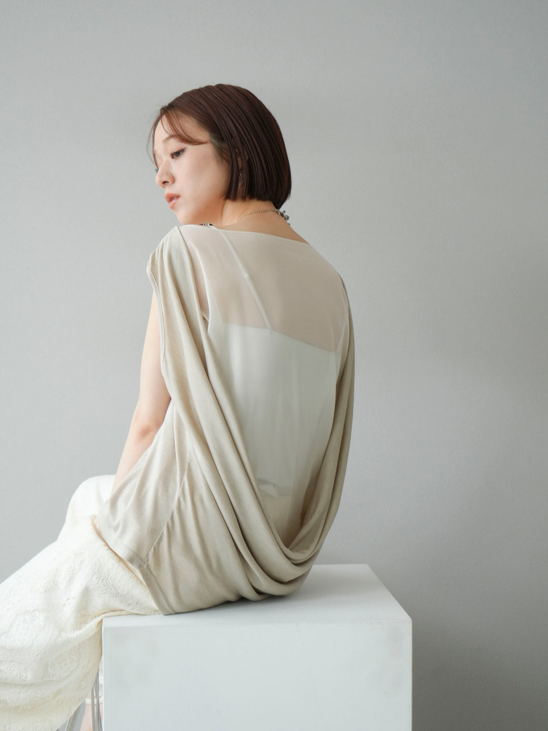 [預訂] 雙向透視層疊垂墜上衣/米色