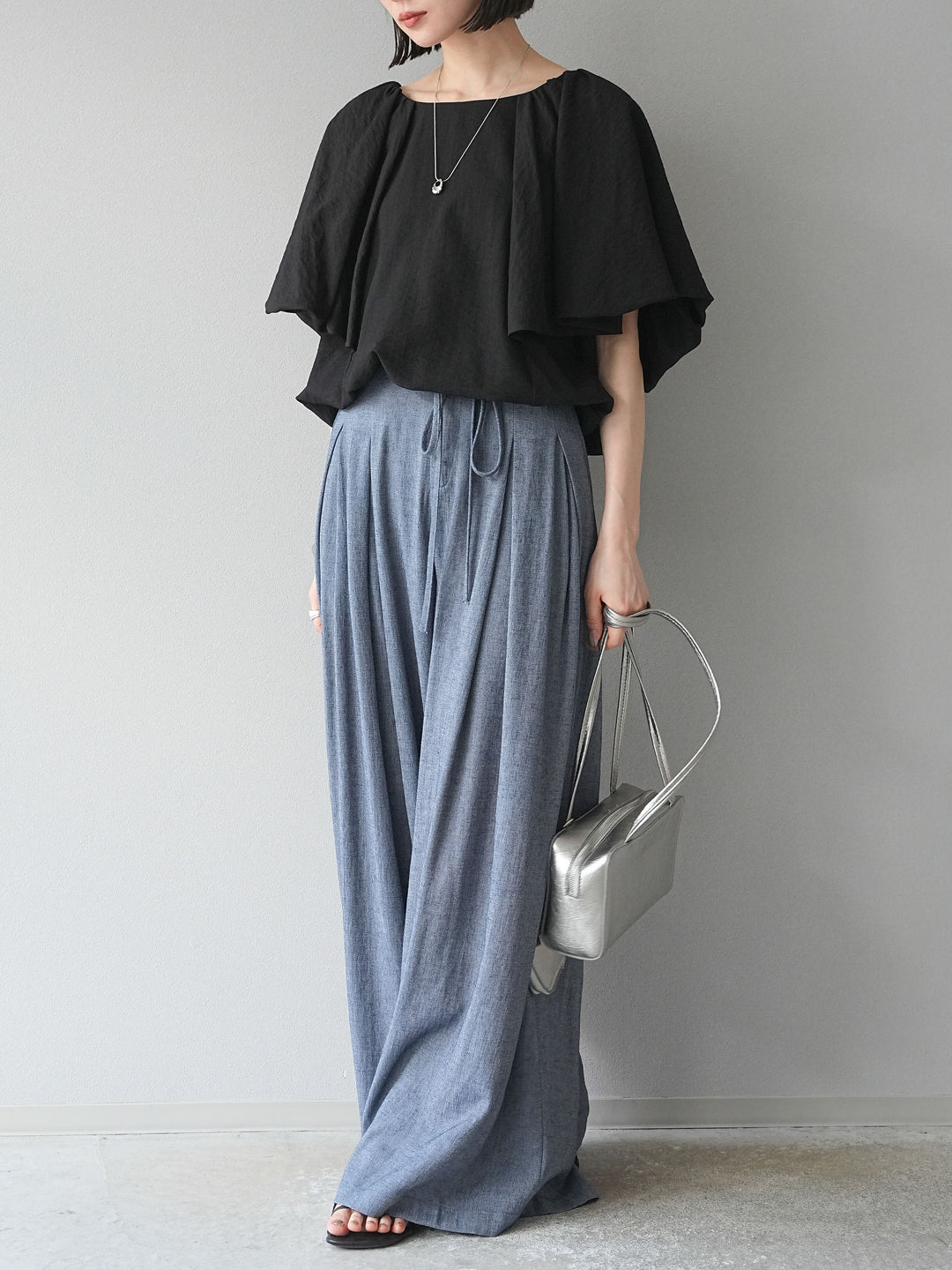 【預購】仿亞麻雙褶設計寬褲/藏青色