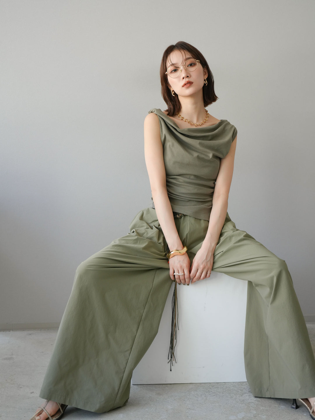 [SET]タックデザイントップス＆ビーズベルト付きパンツSET UP(2set)