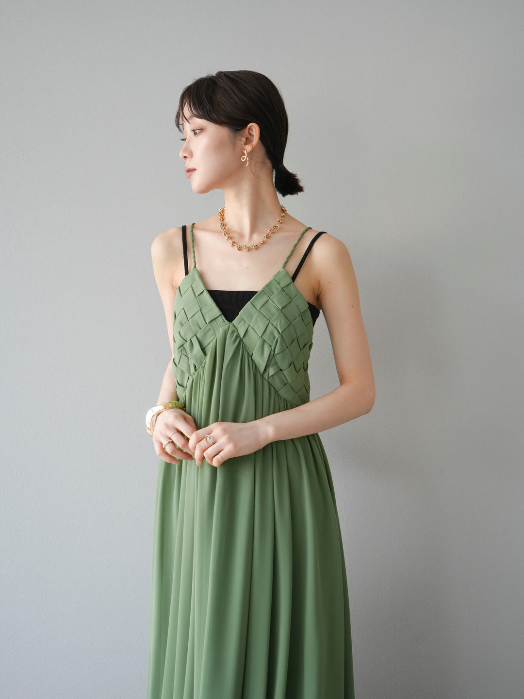 [SET]編み込みデザインシフォンワンピース+カップ付テレコリブベアキャミソール(2set)