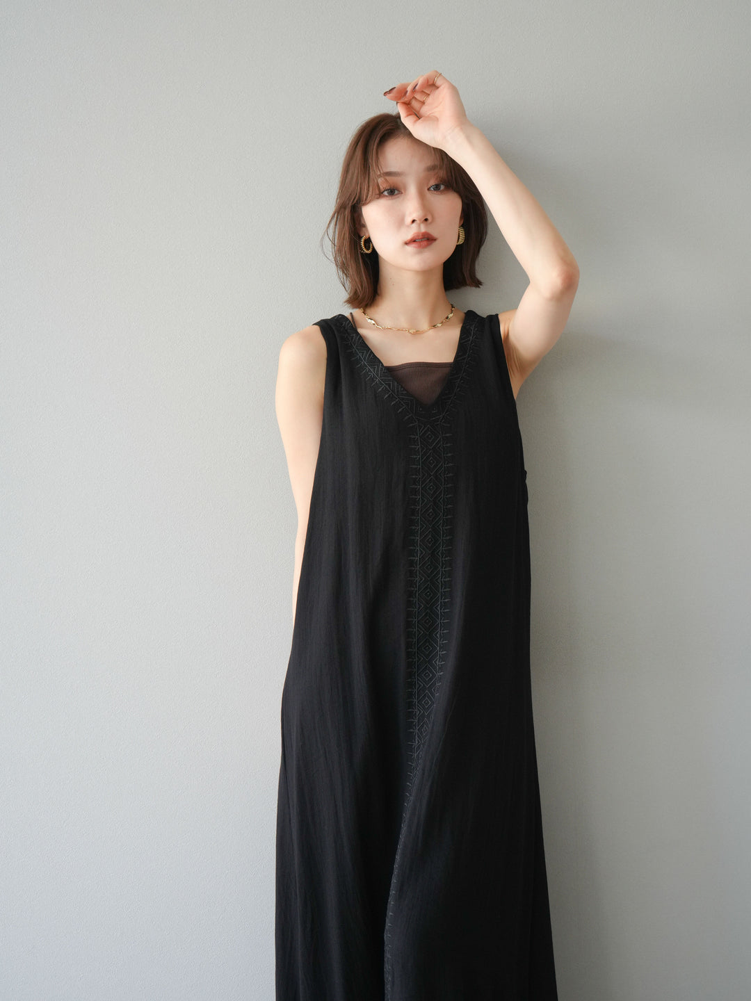 [予約]刺繍Vネックワンピース/ブラック