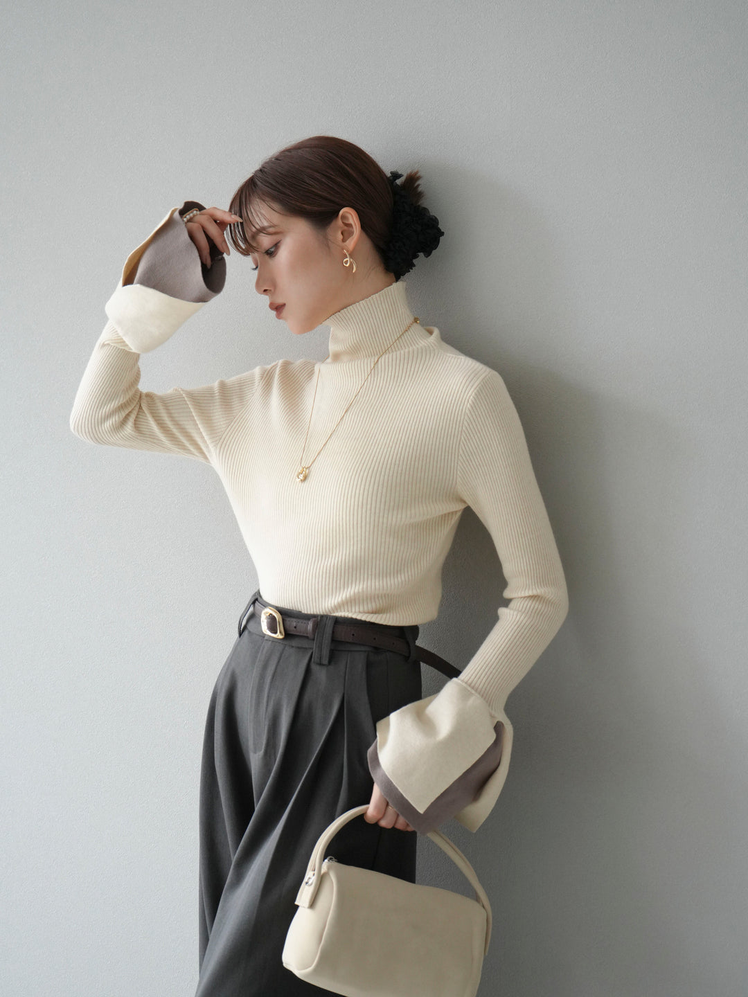 [SET] 疊層喇叭袖高領針織上衣 + 雙褶寬褲 (2 套)
