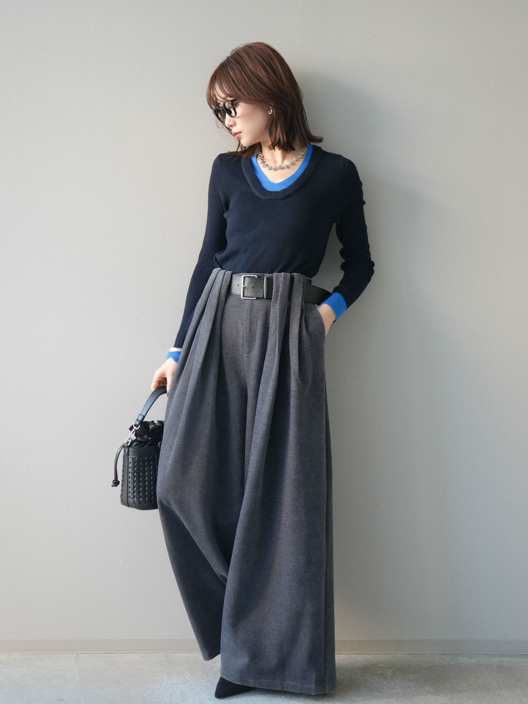 [SET]Uネック配色レイヤードリブニットトップス+ベルトデザインループコールテンワイドパンツ(ベルト付き)(2set)