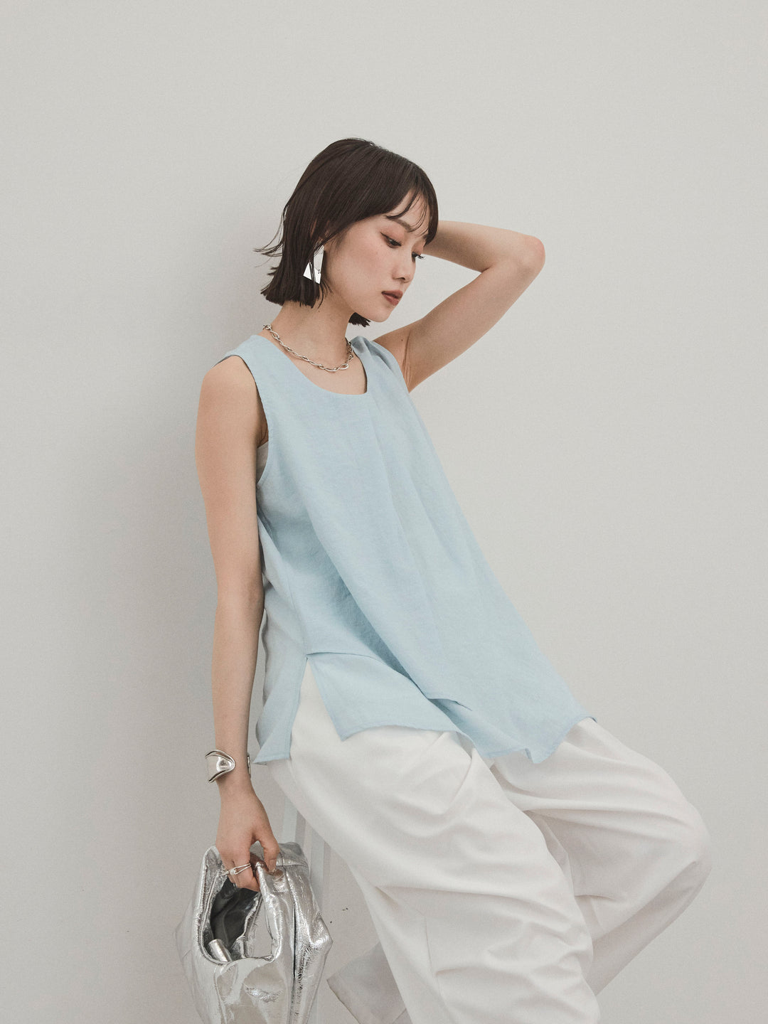 [SET] 透視褶皺不對稱上衣 + 設計環側褶褲 (2 件組)