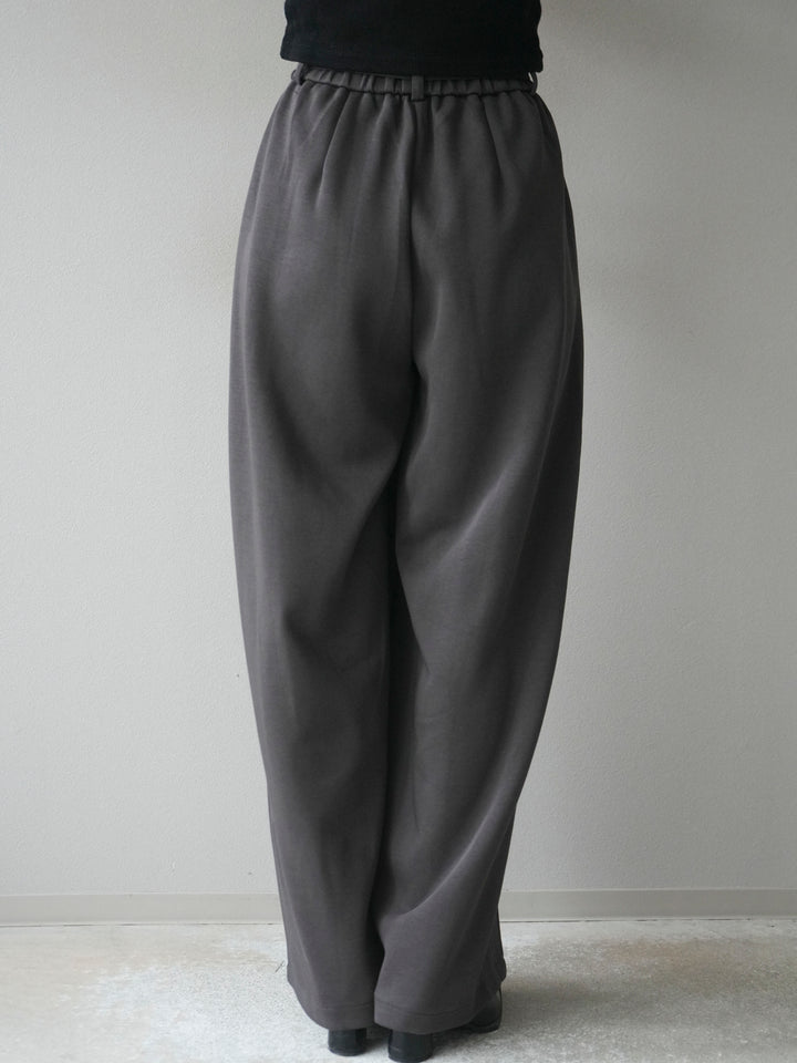 [予約]ベルト付スウェットワイドパンツ/charcoal