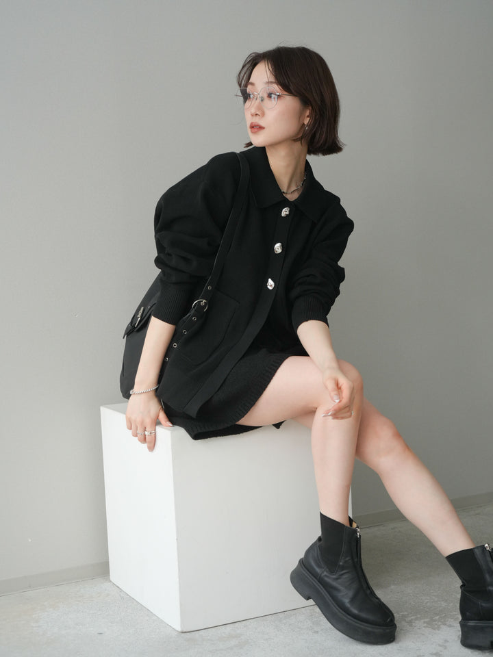 [予約]メタルボタン襟付きポリエステルニットカーディガン/black