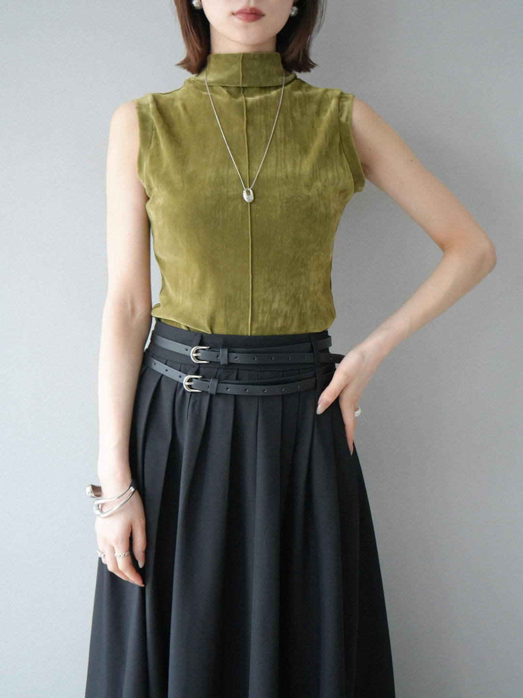 [予約]シアーベロアプチネックノースリーブトップス/カーキ