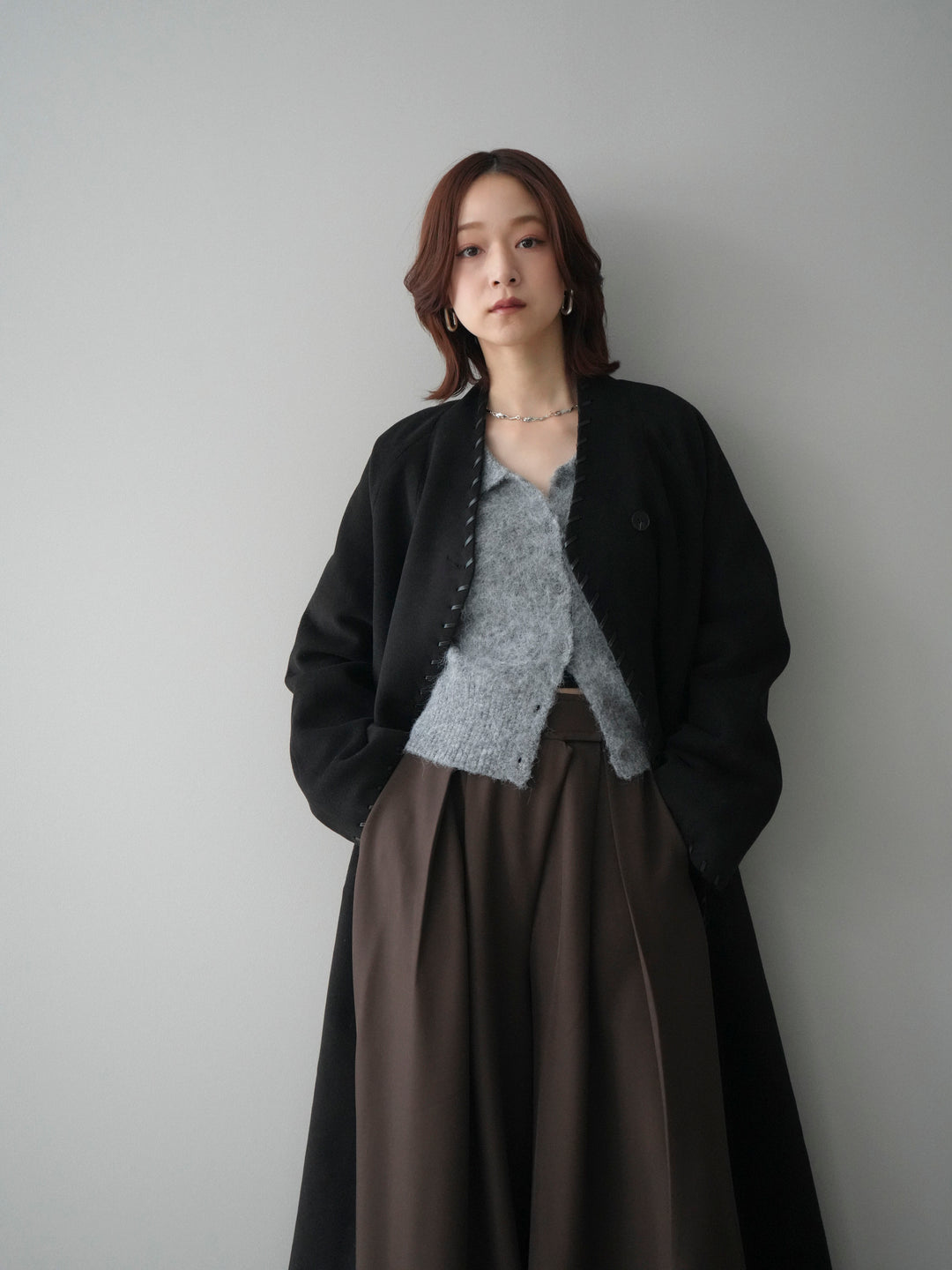 [SET]ハンドステッチ裏中綿ロングコート+モヘア衿付きボタンプルオーバー+テープベルトタックバギーパンツ(3set)