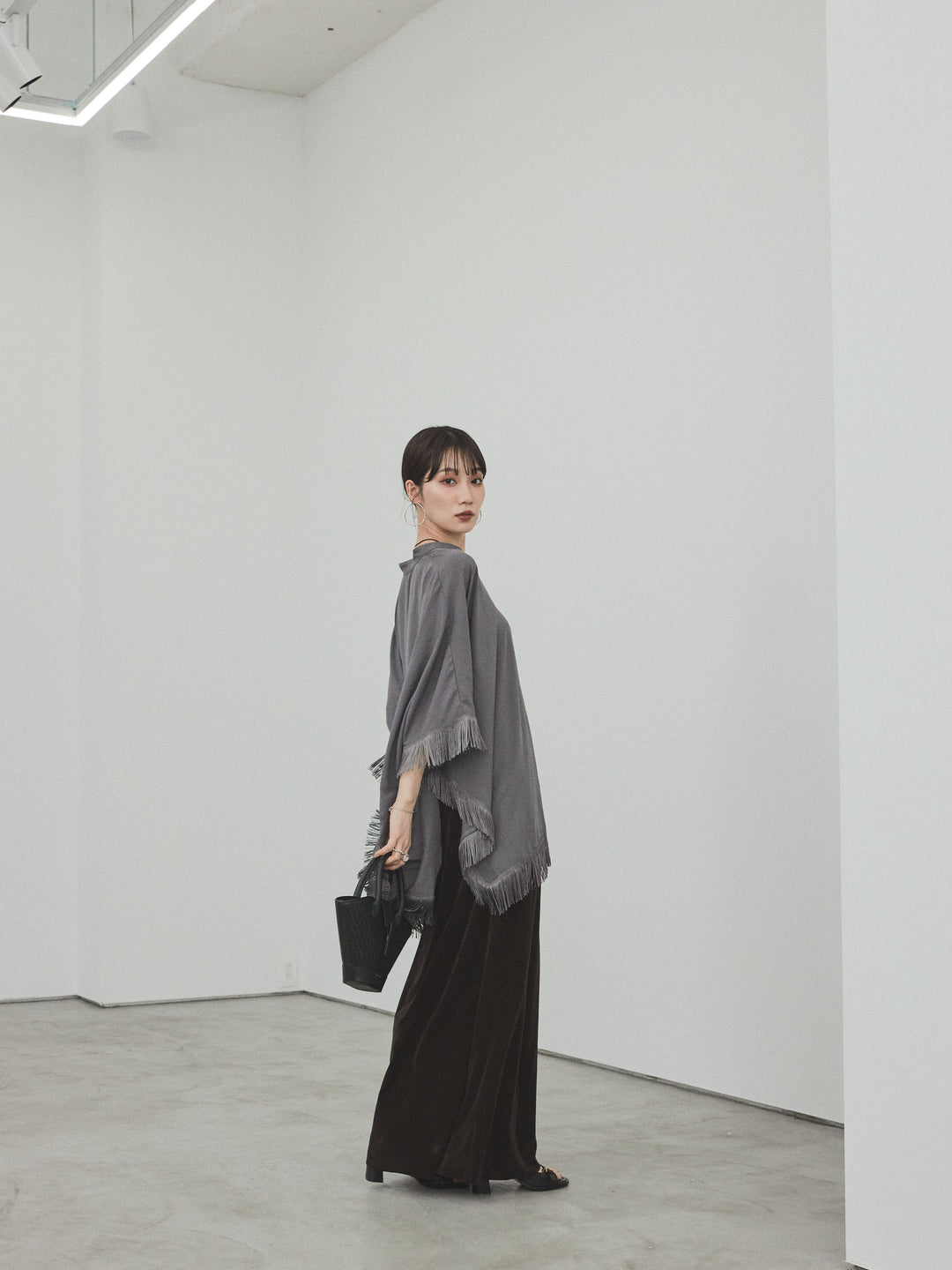 [SET] 方形流蘇斗篷襯衫 + 天鵝絨短裙 (2set)