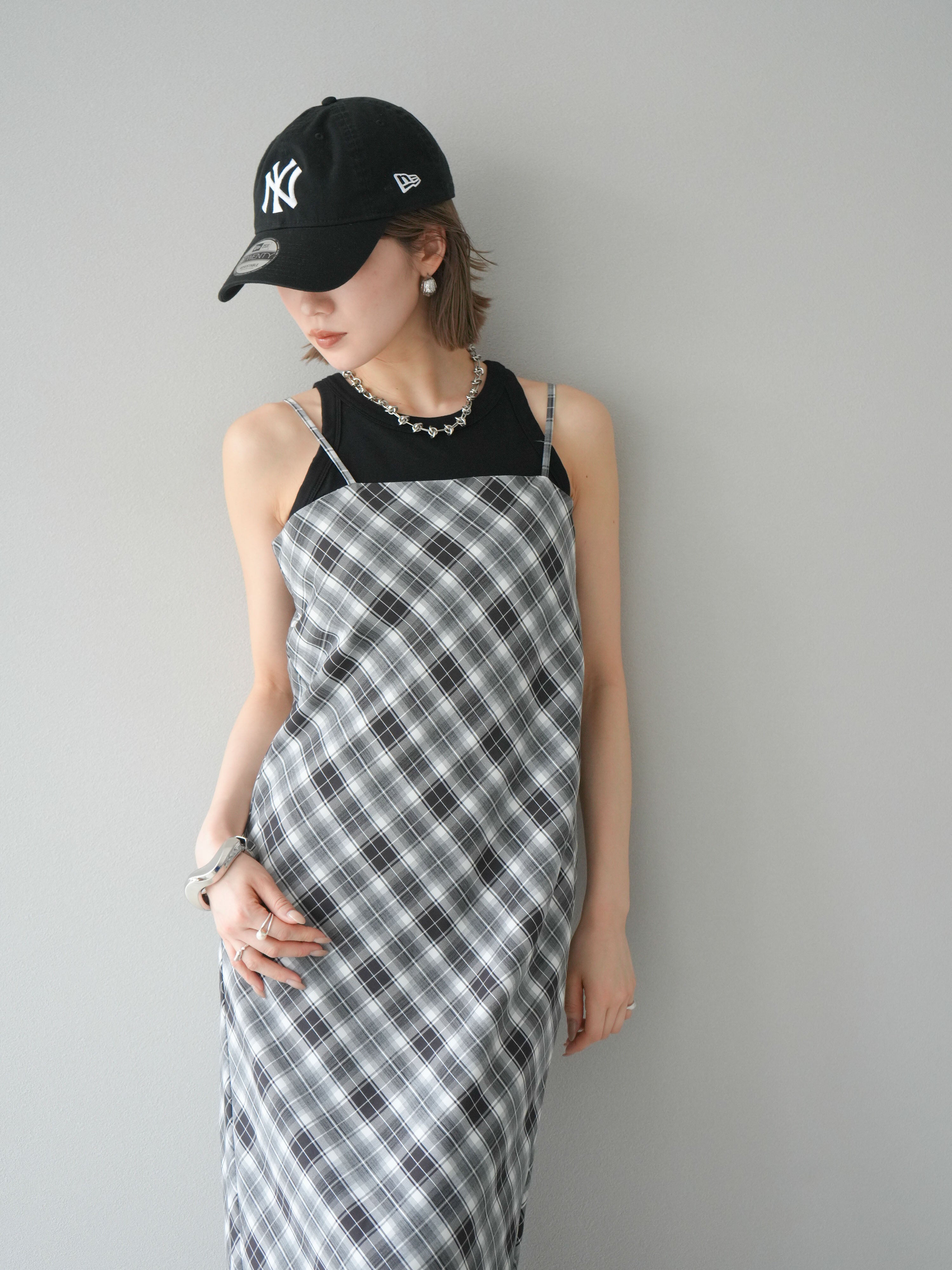 予約]バイアスチェックキャミワンピース/ブラック – Lumier