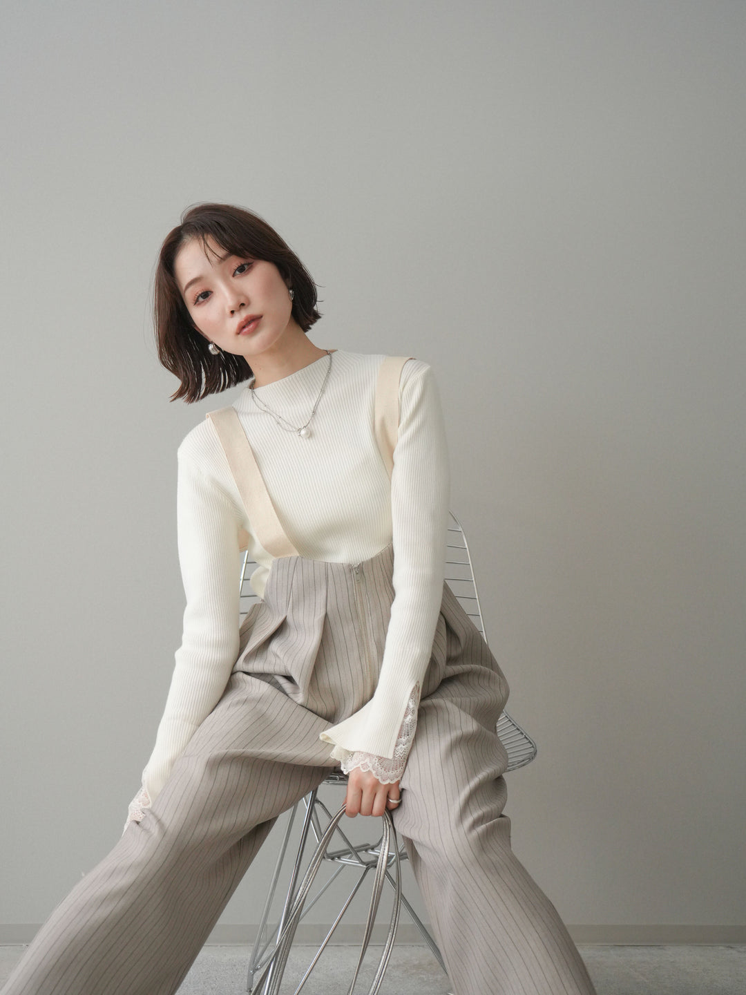 [SET]袖スカラップレースオフネックニットトップス+グログランテープストライプサロペット(2set)