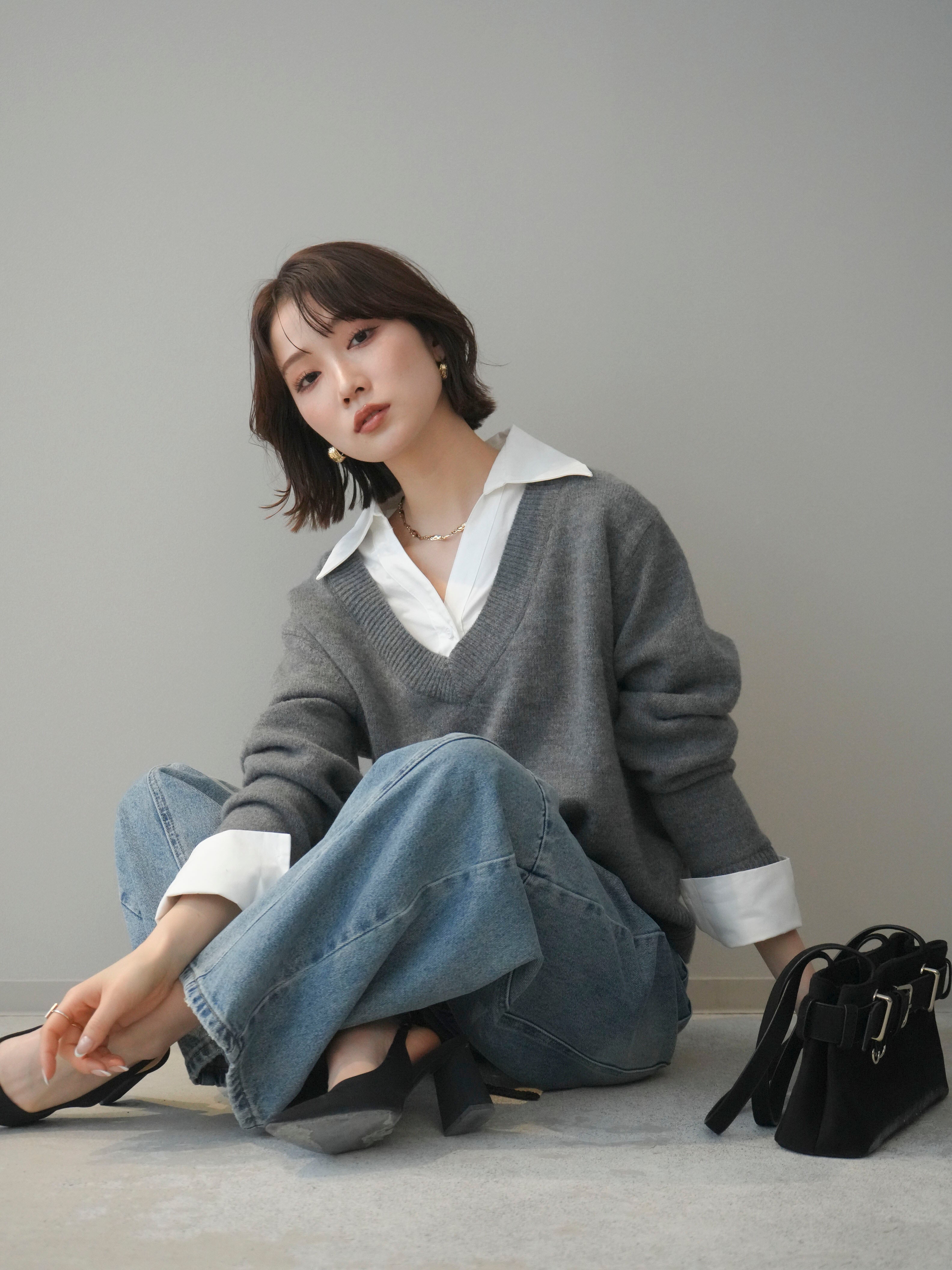 予約]シャツドッキングVネックニットトップス/gray – Lumier