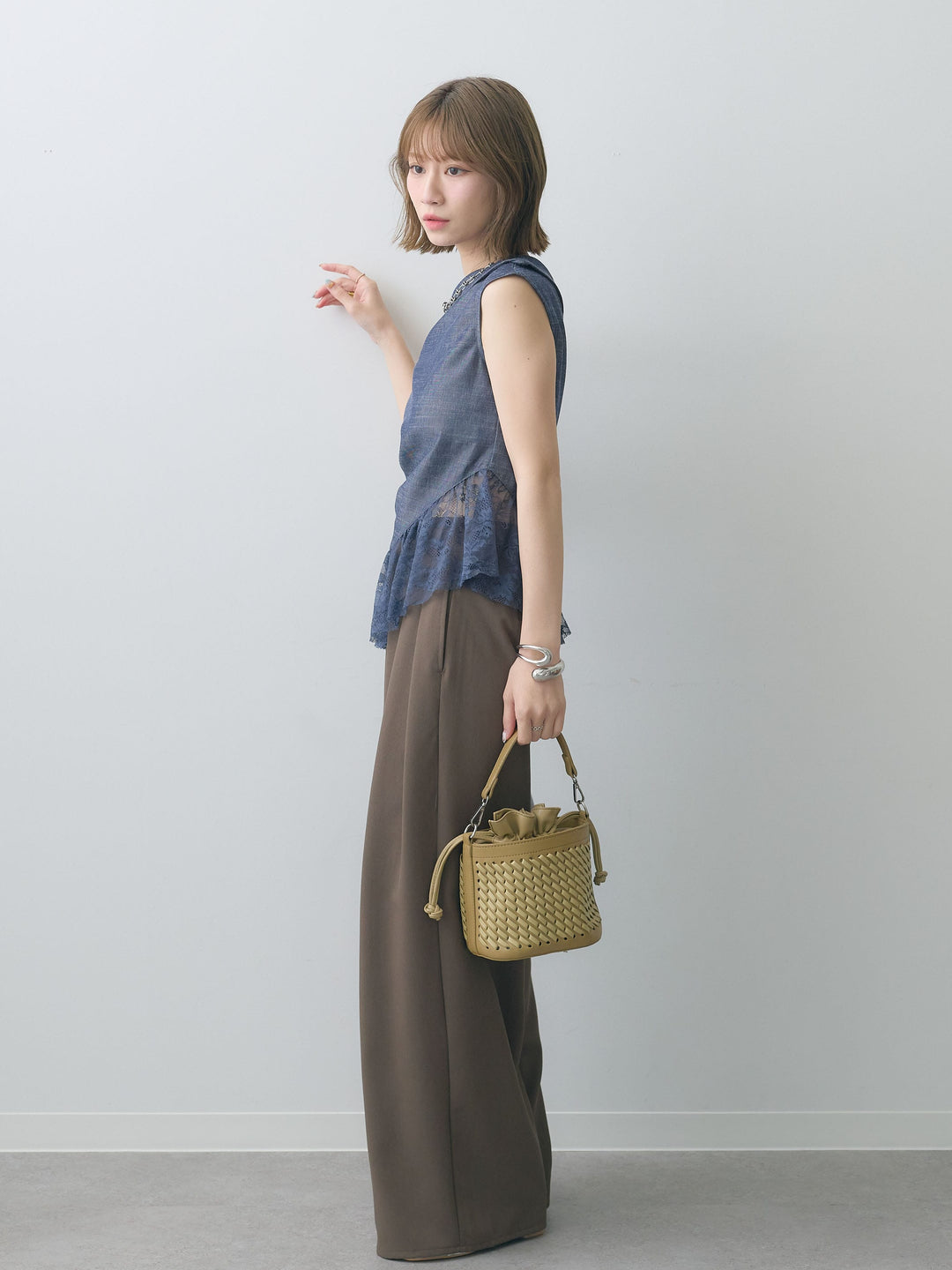 [SET]アシンメトリーラッフルレースヘムトップス+クレープデシンタックワイドパンツ(2set)