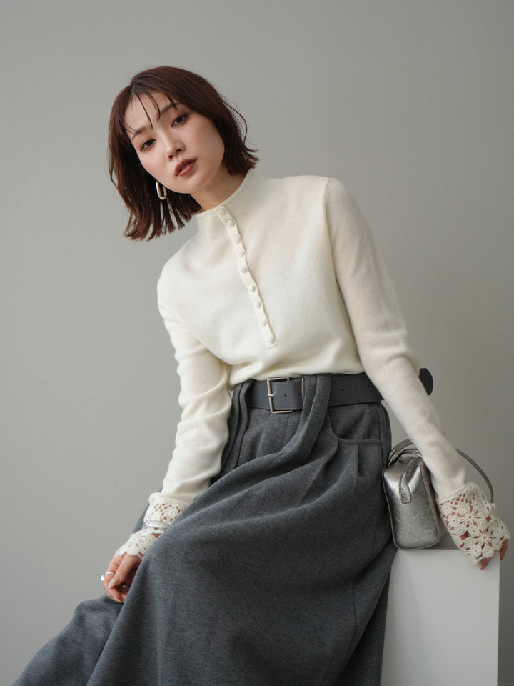 [予約]袖スカラップレースフロントボタンウールニットトップス/white