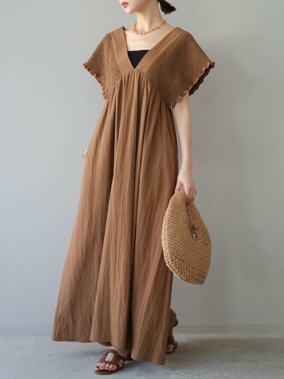 【預購】褶皺V領洋裝/米色