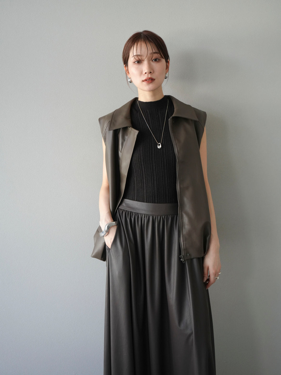 [予約]タックヘムレザーベスト/ブラウン