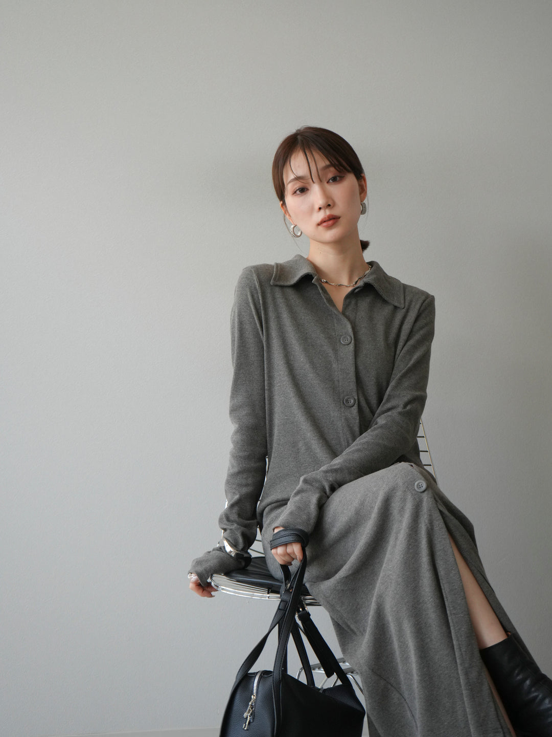 [予約]襟付きカットリブボタンワンピース/チャコール