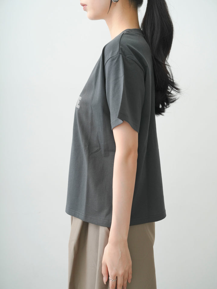 [予約]ロゴ刺繍TEE/sumikuro