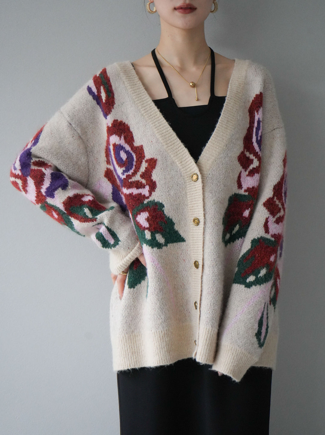 [予約]フラワー柄ゴールドボタンVネックニットカーディガン/アイボリー