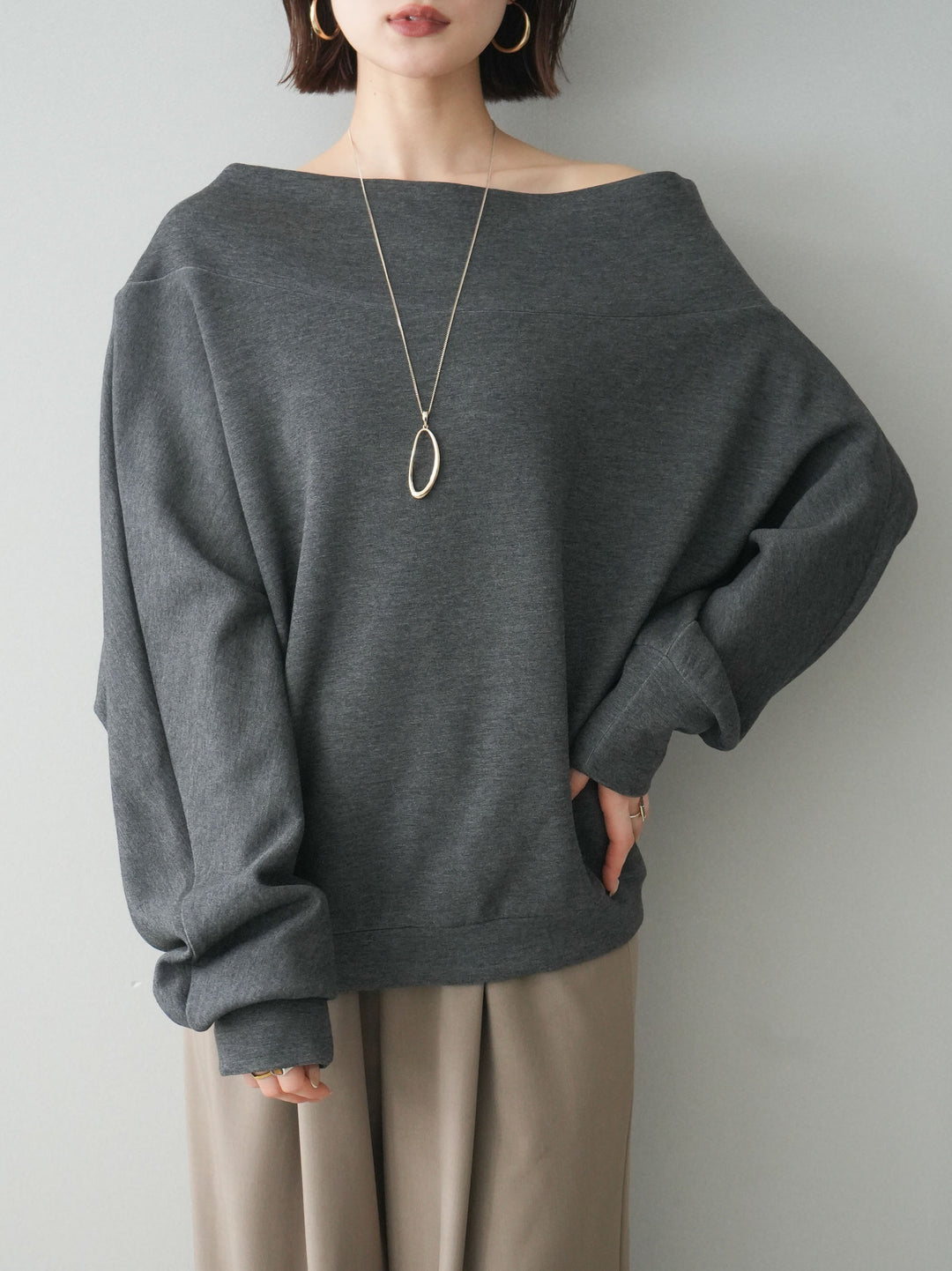 [SET]アシンメトリーオフショルポンチプルオーバー+アシンメトリーオフショルポンチプルオーバー(2set)