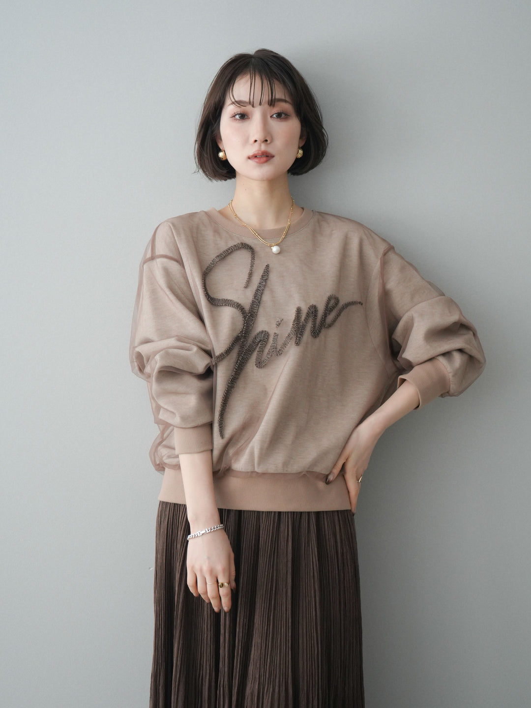 [予約]チュールレイヤードロゴスエットプルオーバー/beige