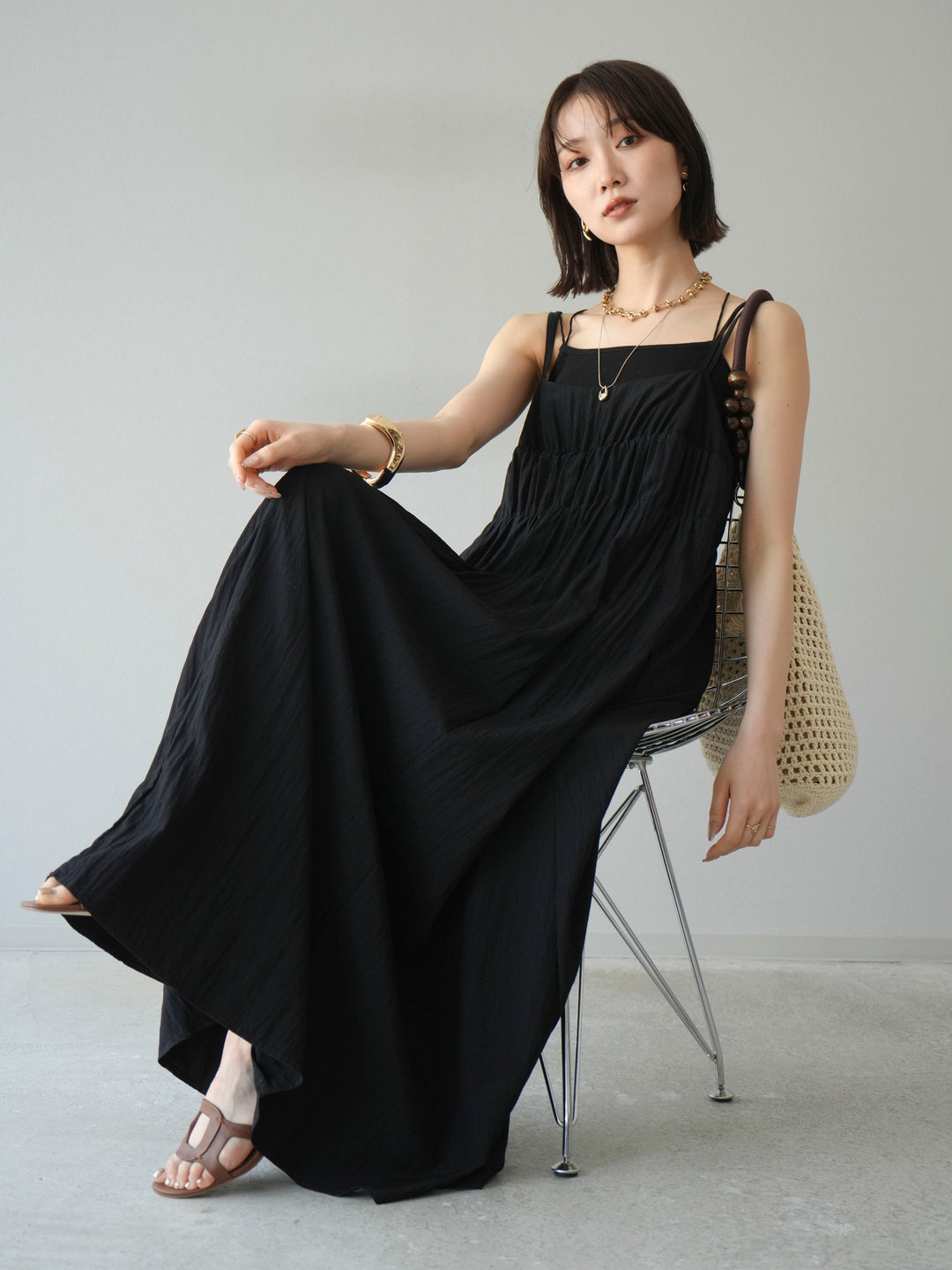 [SET]レーヨンシャーリングキャミワンピース+カップ付きバッククロスキャミソール(2set)