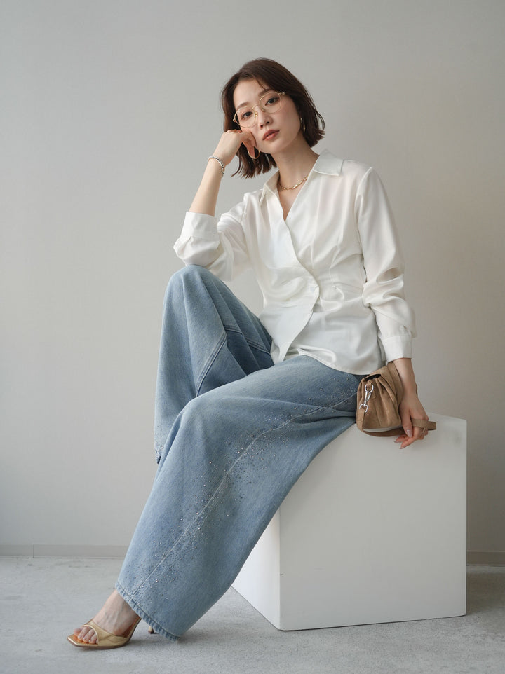 [予約]サイドギャザーアシンメトリーデザインサテンブラウス/white