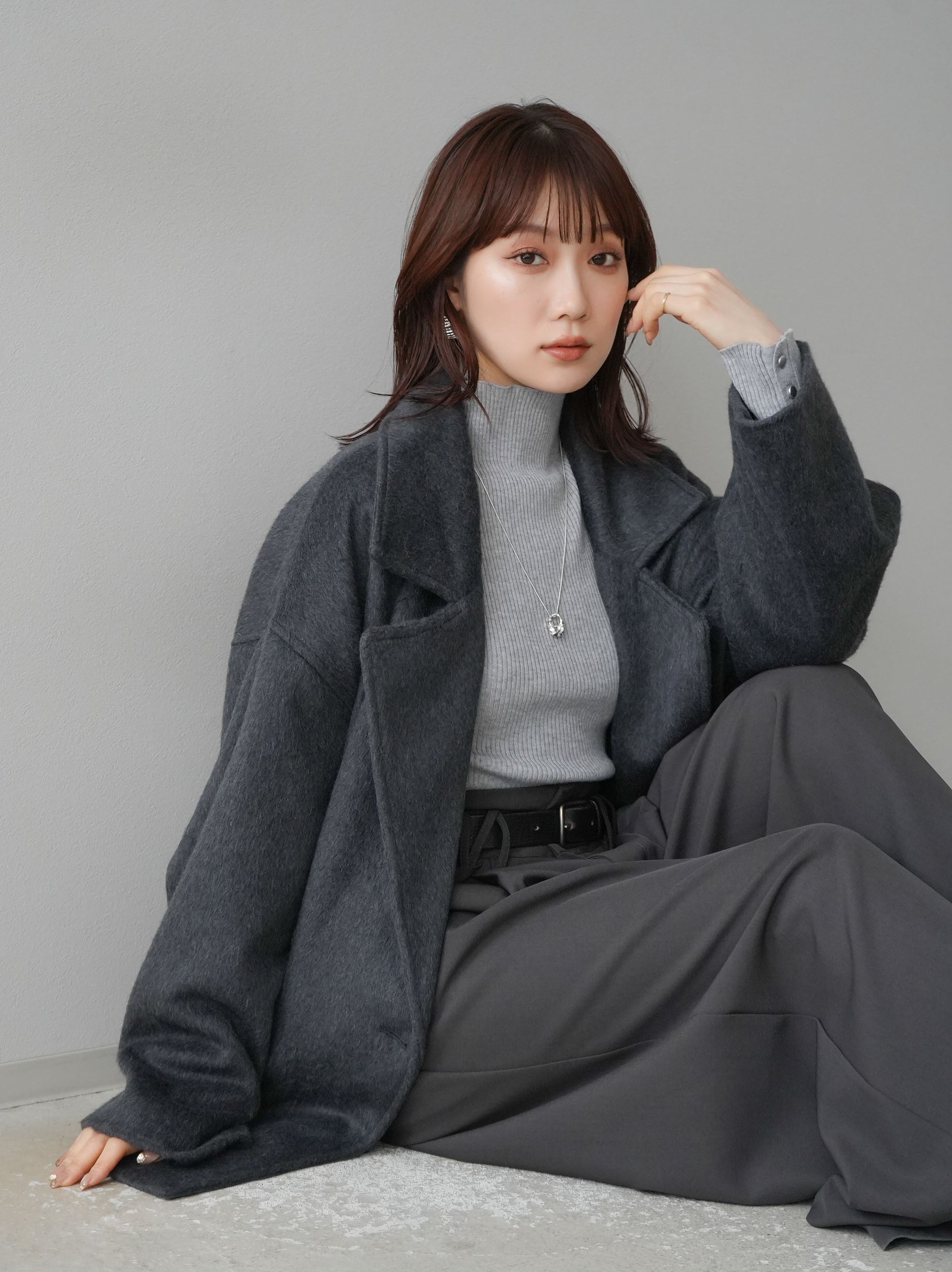 SET]フェイクビーバーミドルコート+袖ボタンハイネックリブニット