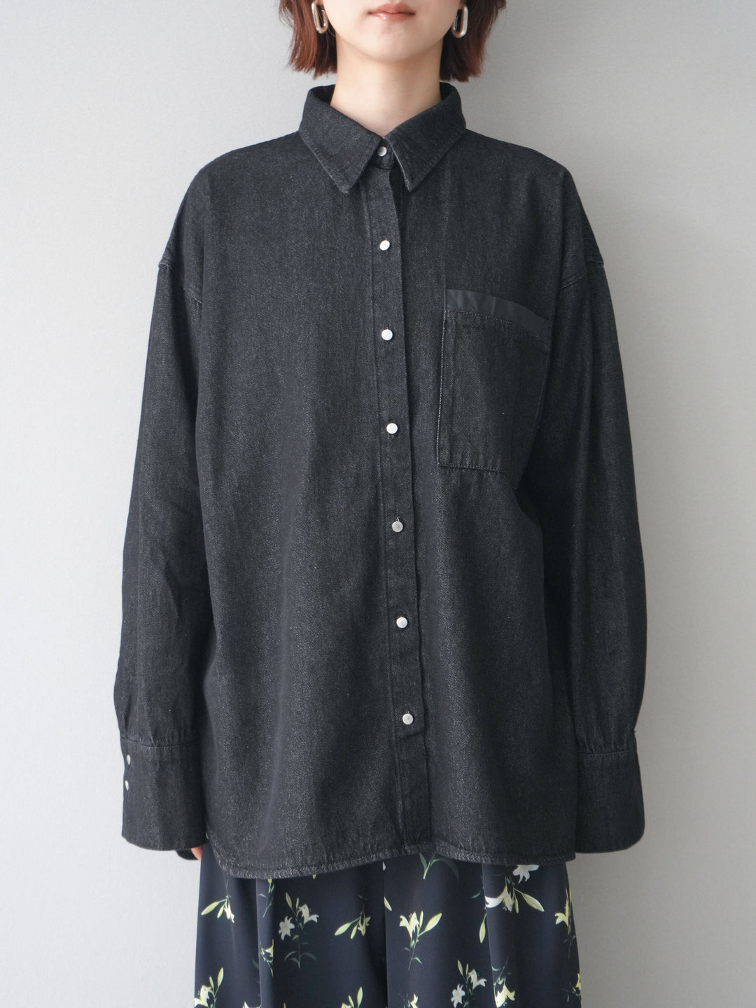 [予約]ポイントレザーオーバーデニムシャツ/black
