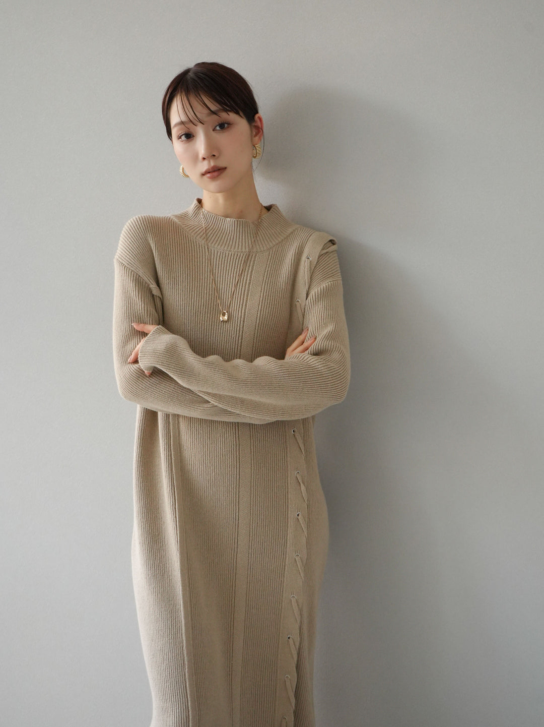 [SET] 不對稱繫帶高領針織連身裙 + 可選飾品套裝 (2套)