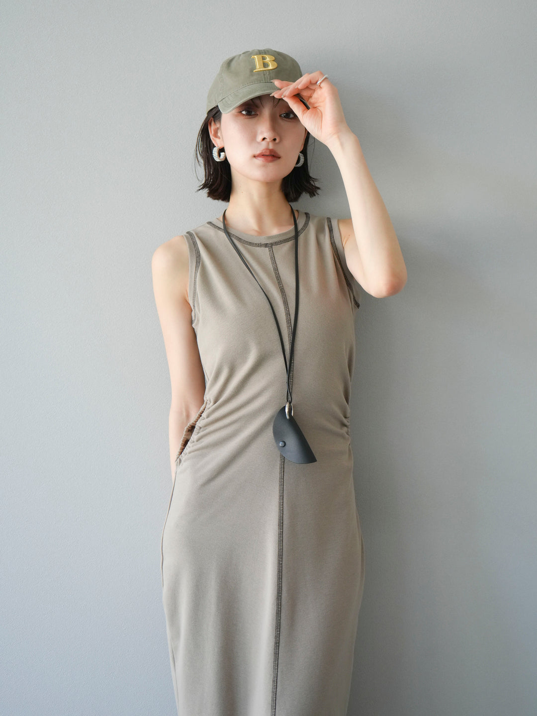 [予約]ウエストオープンステッチカットワンピース/ベージュ
