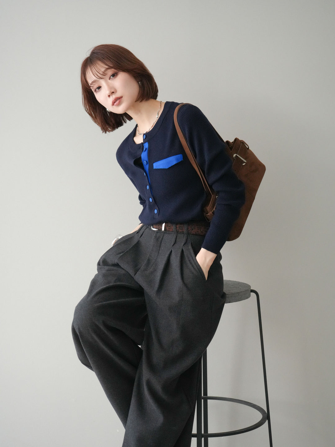 [SET]バイカラーデザインポケット配色ヘンリーネックニットソー+アニマル柄ベルト付きウールタッチワイドパンツ(2set)