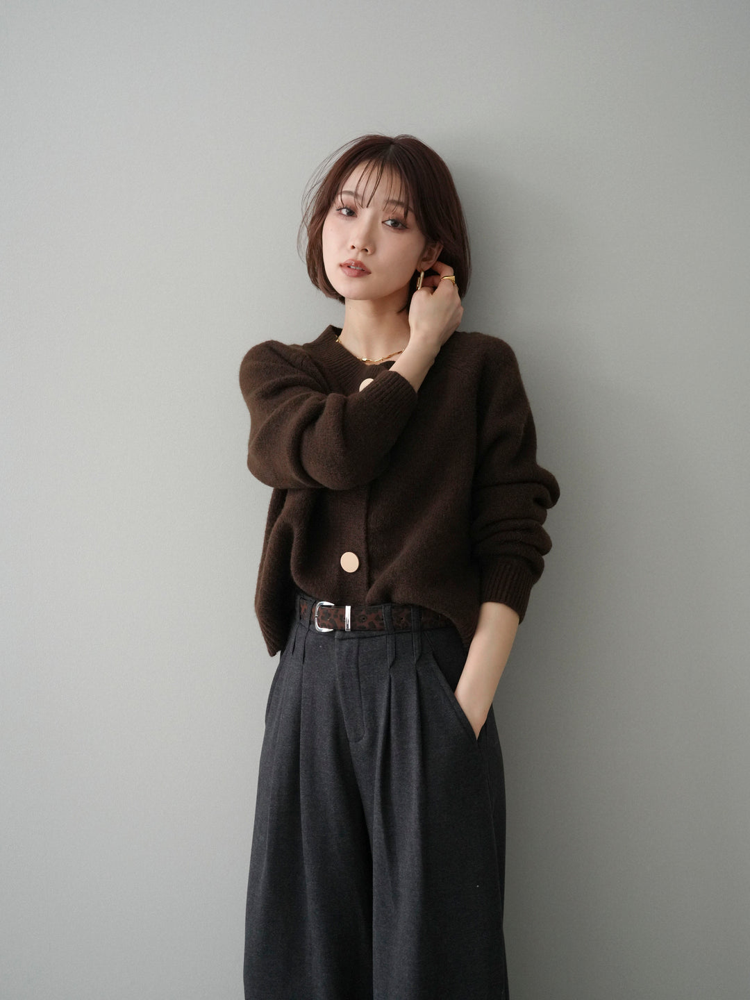 [SET]BIGボタンニットカーディガン+アニマル柄ベルト付きウールタッチワイドパンツ(2set)