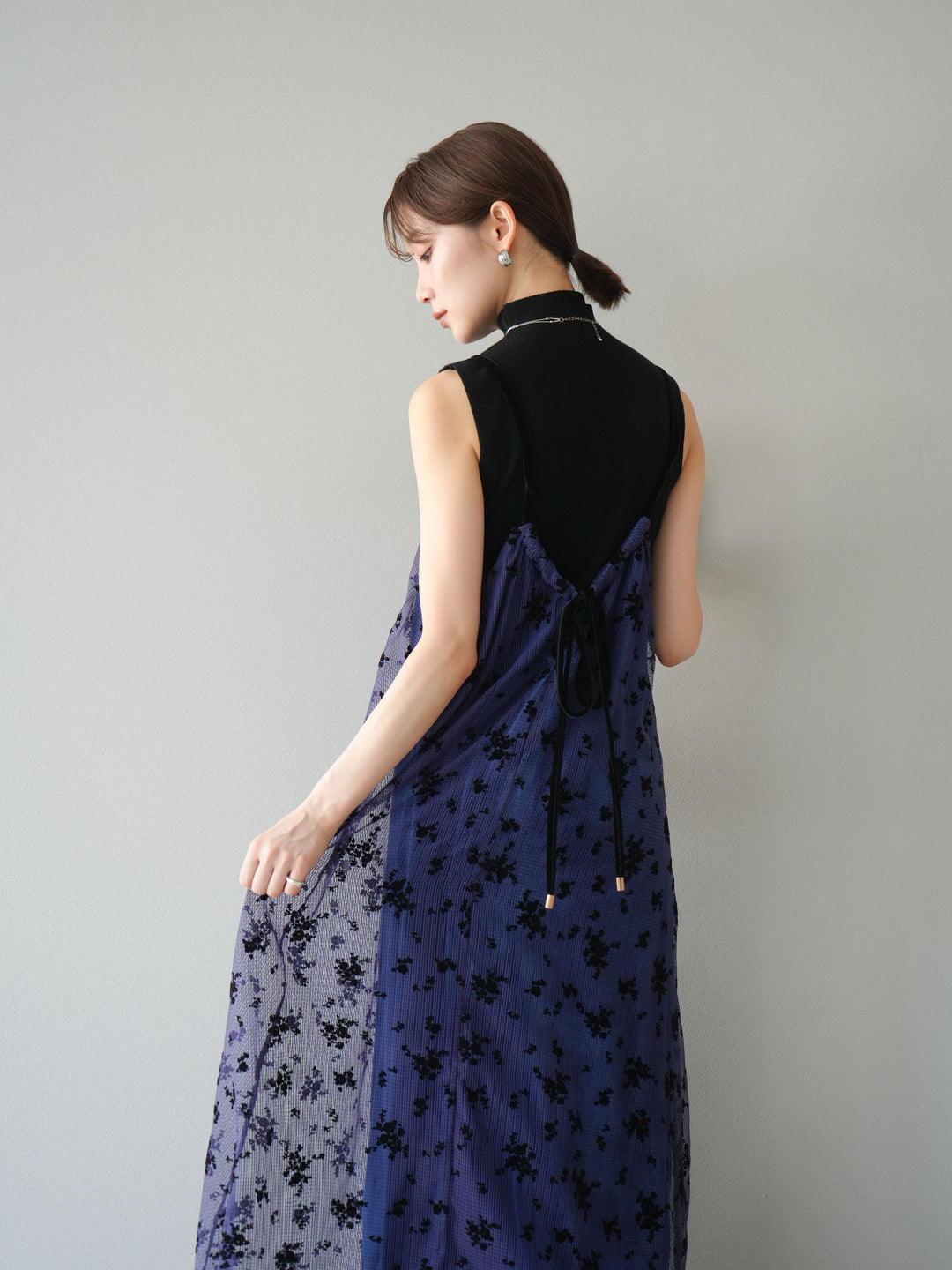 [SET]フロッキーチュールレイヤードベロアキャミワンピース+プチネックセンターシームノースリーニットトップス(2set)