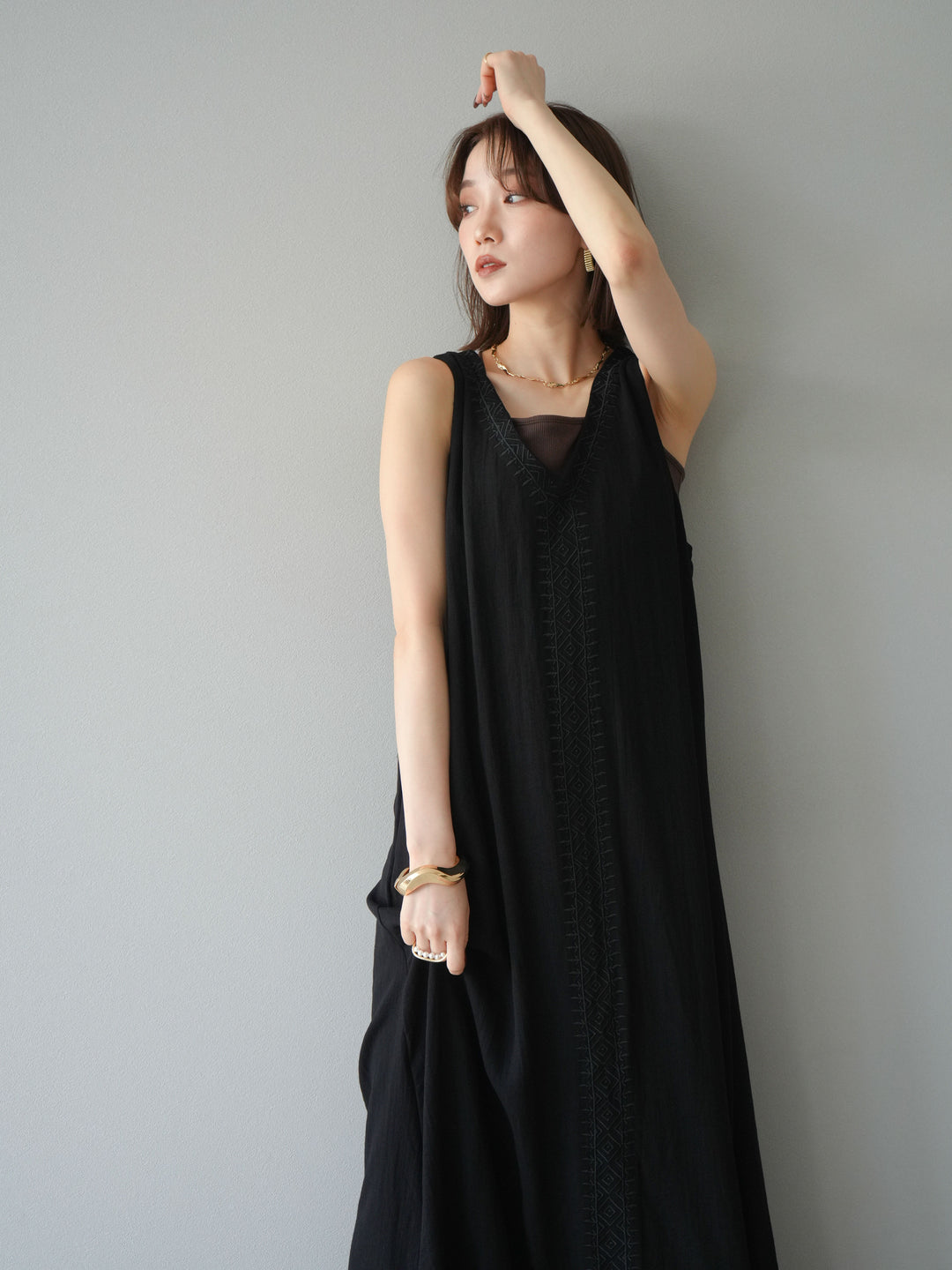 [予約]刺繍Vネックワンピース/ブラック