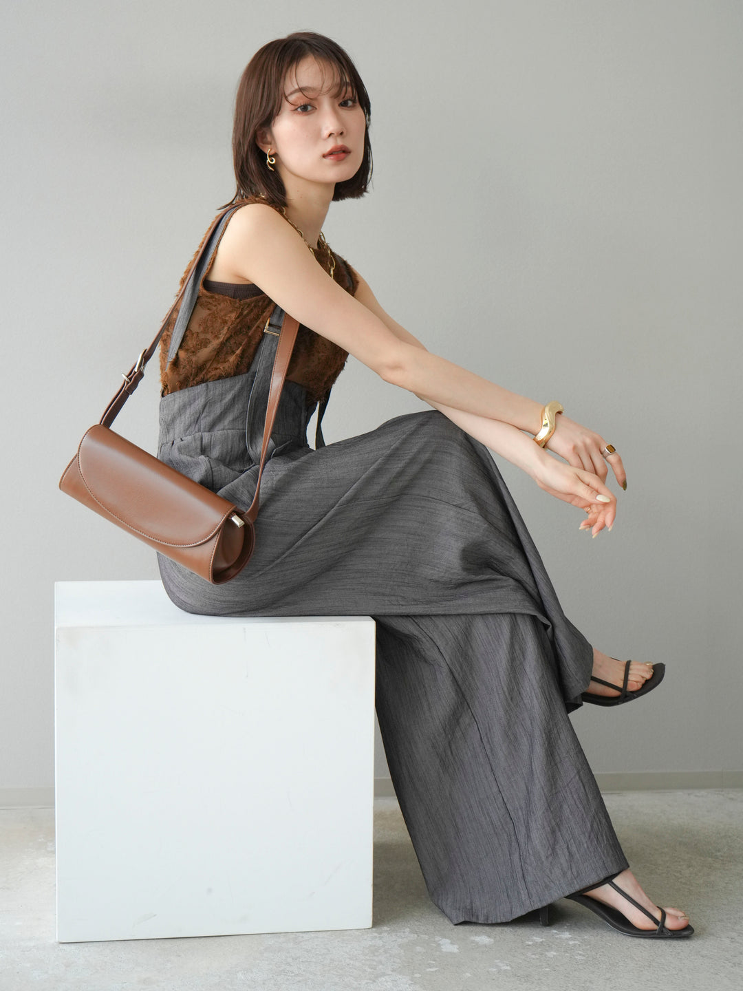 [SET]ストリングデザインハイウエストサロペット+ニュアンスフリンジジャガードノースリーブブラウス(2set)