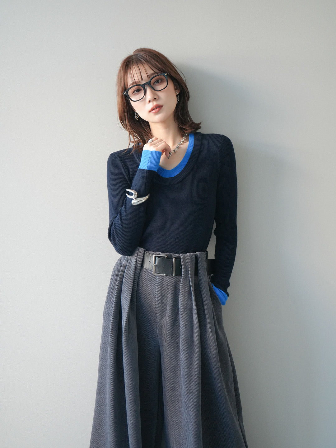 [SET]Uネック配色レイヤードリブニットトップス+ベルトデザインループコールテンワイドパンツ(ベルト付き)(2set)