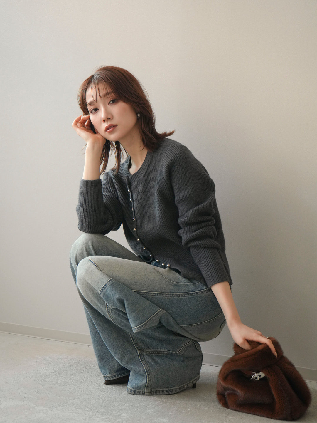 [SET]シルバーボタン畦編みニットカーディガン+ベルト付カーブデニムパンツ(2set)