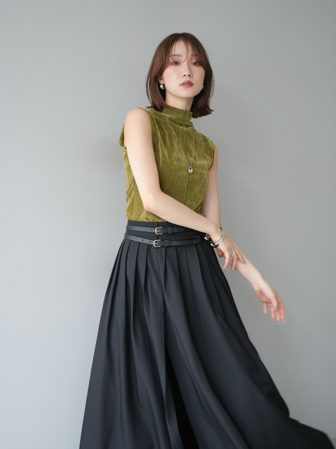 [予約]シアーベロアプチネックノースリーブトップス/カーキ